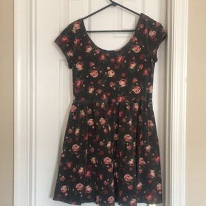 Mossimo 90’s style babydoll 🌹 Final price